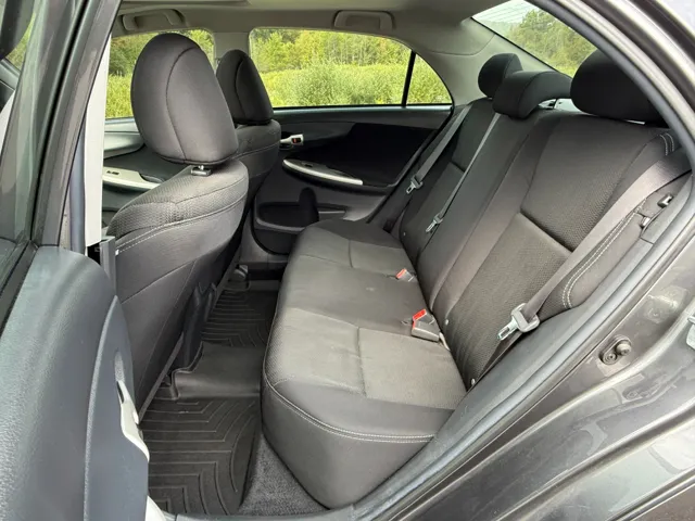2013 Toyota Corolla S photo 13