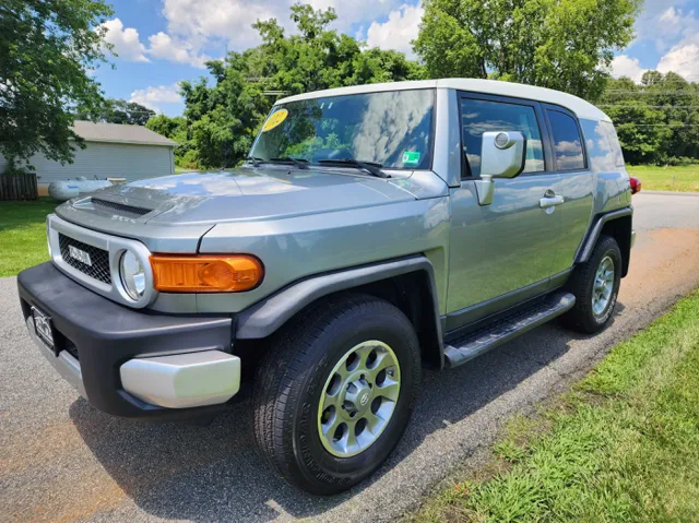 2012 Toyota FJ Cruiser Base photo 2
