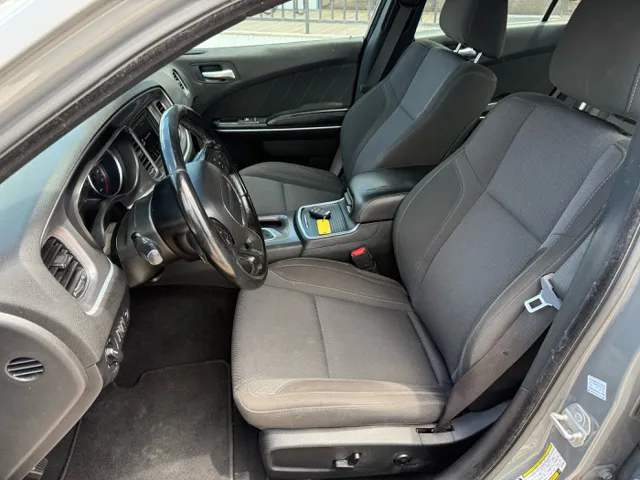 2019 Dodge Charger SXT photo 5