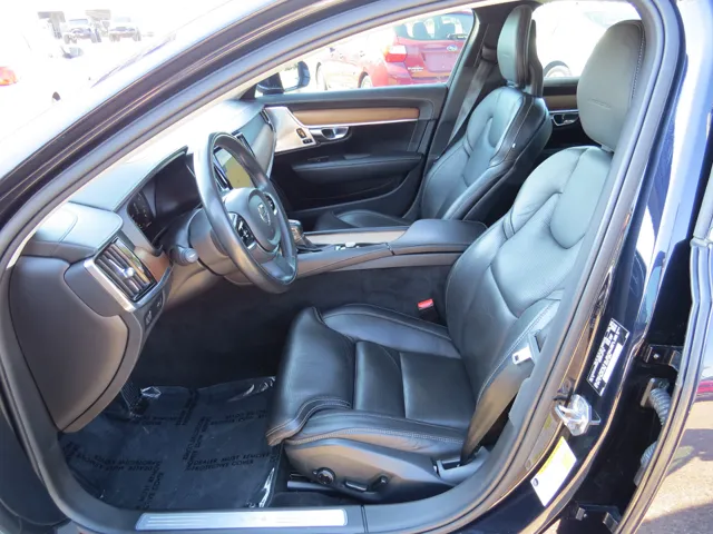 2017 Volvo S90 Inscription photo 5