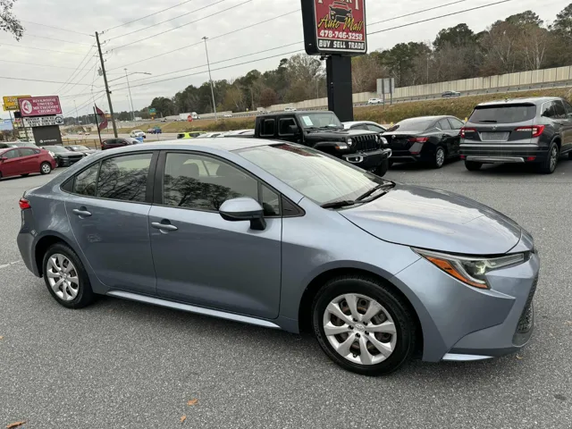 2020 Toyota Corolla LE's photo