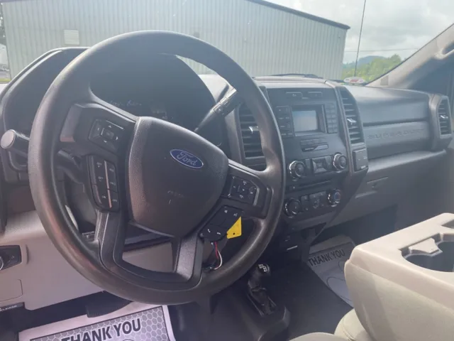 2018 Ford F-450 Super Duty Chassis Cab XL - Photo 9