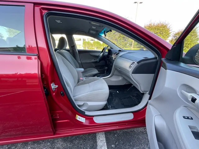 2013 Toyota Corolla L - Photo 18