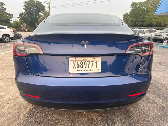 2021 Tesla Model 3 Standard Range Plus photo 4