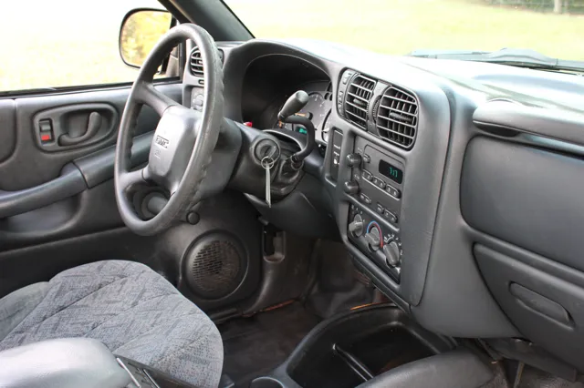 2002 GMC Sonoma SL - Photo 29