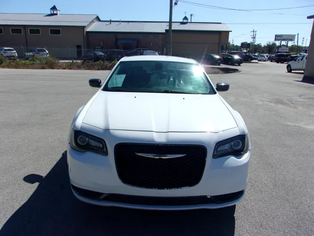 2019 Chrysler 300
