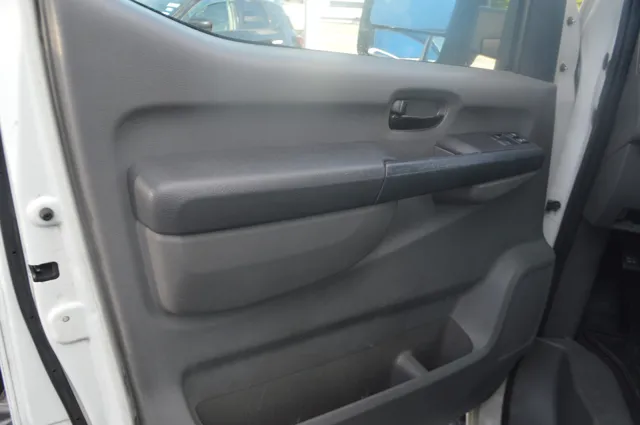 2013 Nissan NV Cargo SV - Photo 10