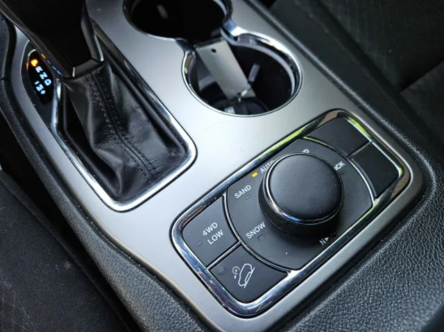 2020 Jeep Grand Cherokee Upland photo 21