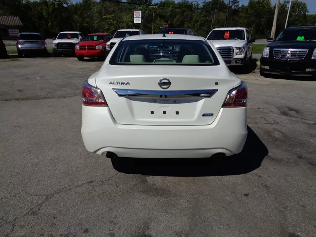2014 Nissan Altima 2.5 S photo 4