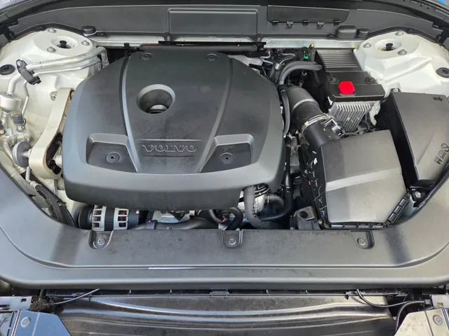 2020 Volvo XC60 R-Design - Photo 20