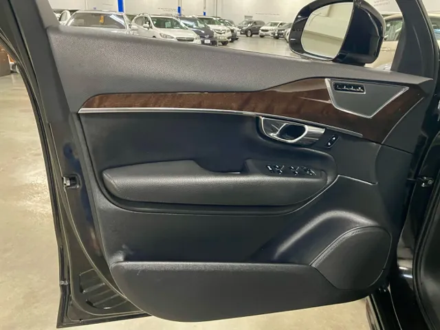2016 Volvo XC90 Momentum - Photo 9