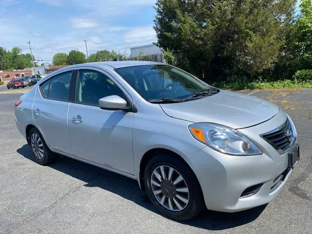 2013 Nissan Versa 1.6 SV CVT's photo