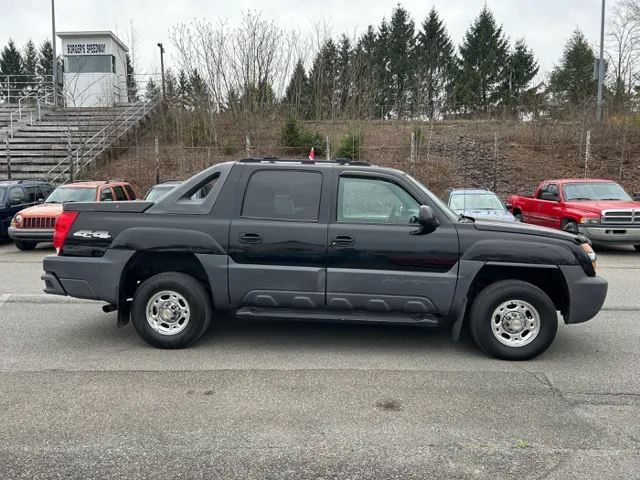 2003 Chevrolet Avalanche photo 3