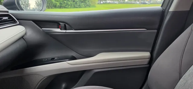 2019 Toyota Camry LE - Photo 14
