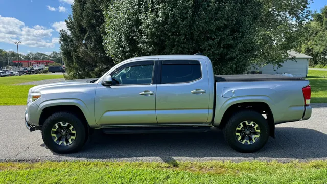 2017 Toyota Tacoma SR