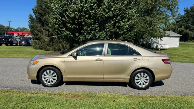 2010 Toyota Camry LE