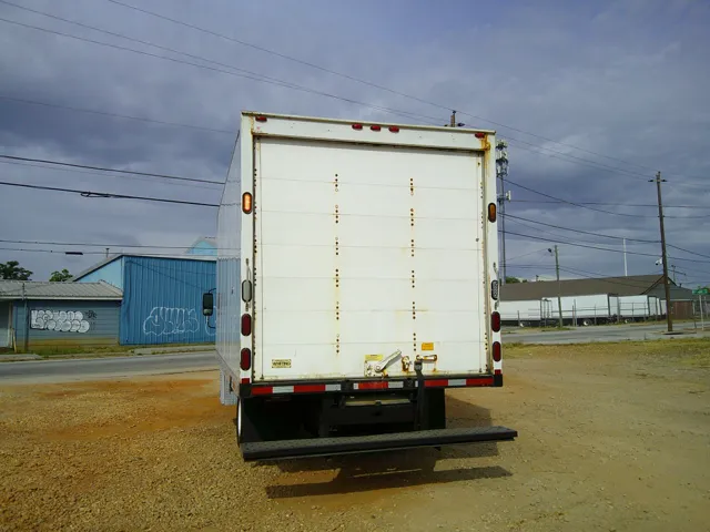 2017 Isuzu NPR HD - Photo 10