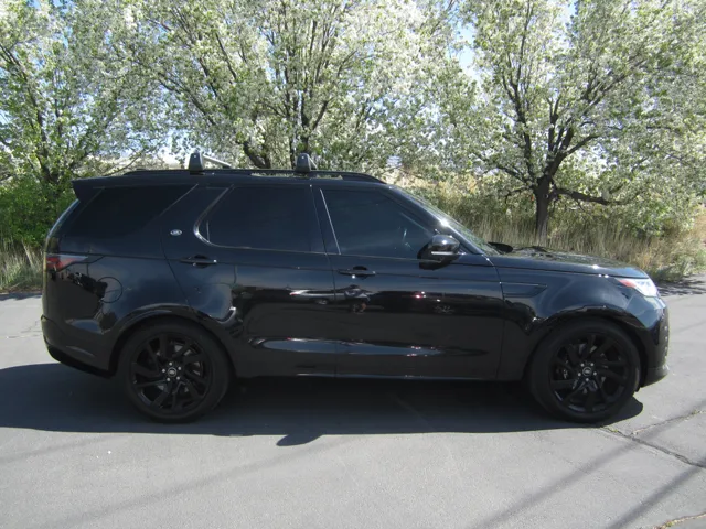 2023 Land Rover Discovery Metropolitan Edition - Photo 6