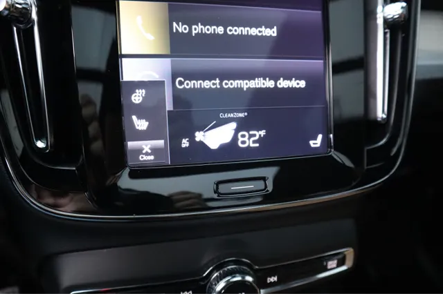 2020 Volvo XC40 Momentum - Photo 25