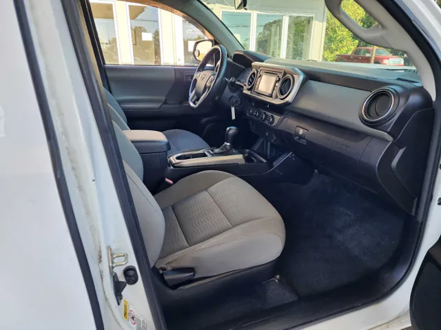 2016 Toyota Tacoma SR5 Access Cab 4x4 photo 13