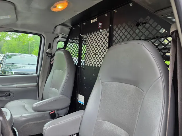 2005 Ford Econoline Van Commercial - Photo 38
