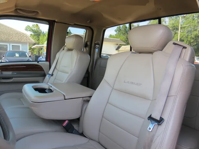 2004 Ford F-250 Lariat photo 16