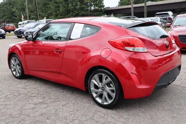 2016 Hyundai Veloster Base photo 2