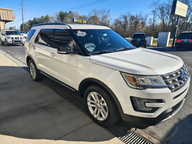 2017 Ford Explorer XLT's photo