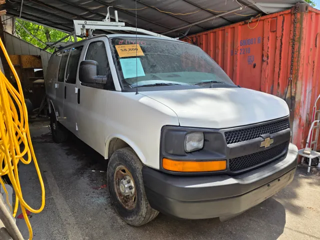 2012 Chevrolet Express 2500 Work Van HD's photo