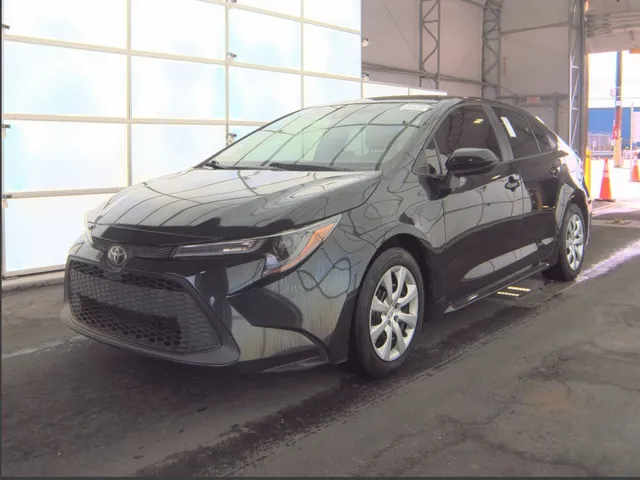 2021 Toyota Corolla LE's photo