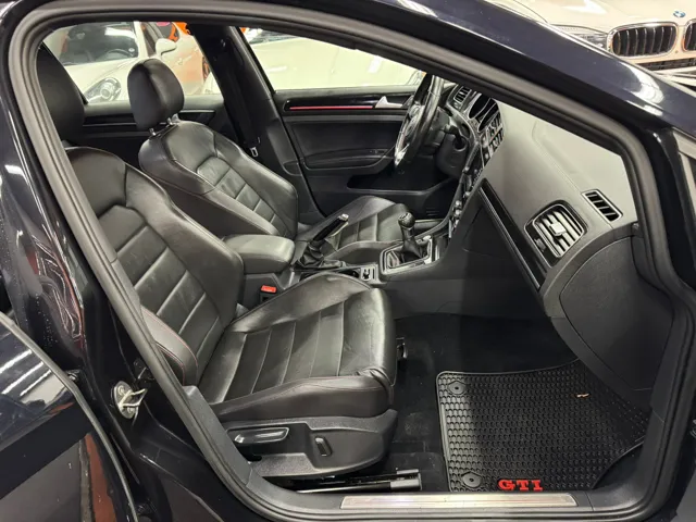 2015 Volkswagen Golf GTI SE photo 8