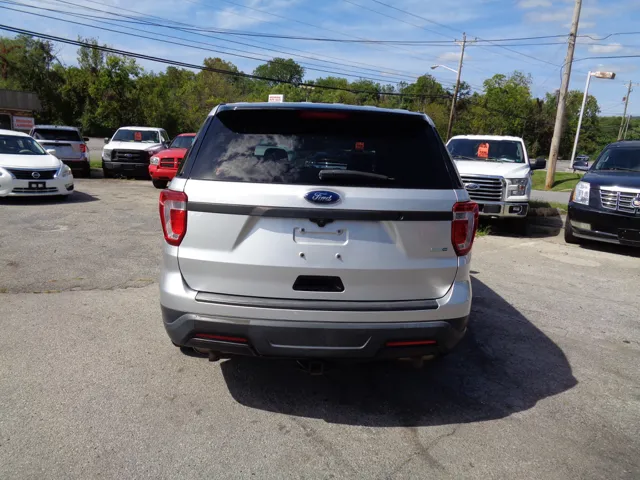 2018 Ford Explorer photo 3