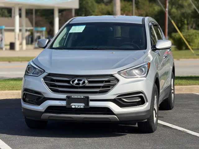 2017 Hyundai Santa Fe Base photo 2