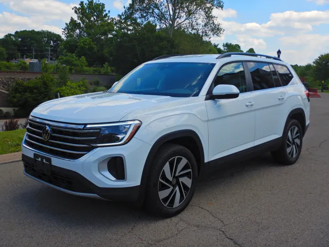 2025 Volkswagen Atlas 2.0T SE w/Tech 4MOTION's photo