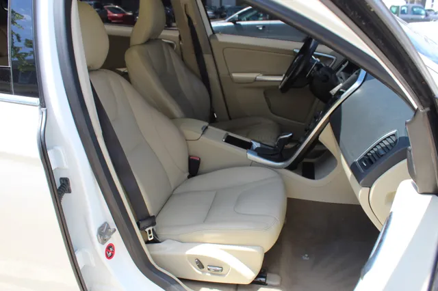 2015 Volvo XC60 T6 Premier Plus - Photo 22