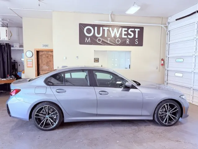 2023 BMW 3 Series 330i xDrive Sedan's photo
