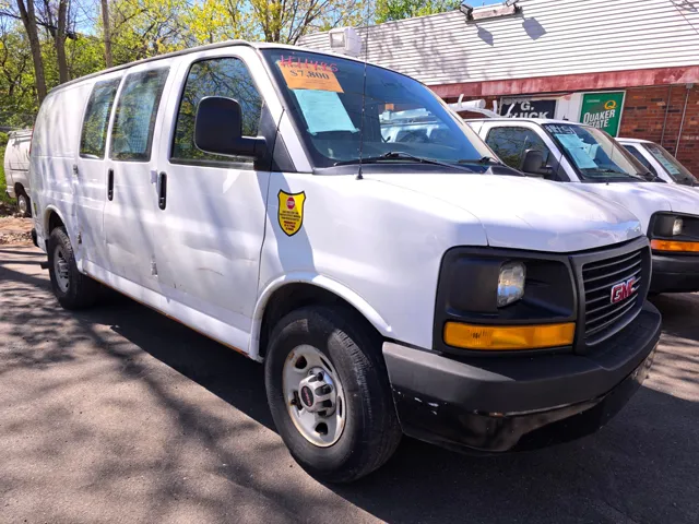 2015 GMC Savana 2500 Cargo Van's photo