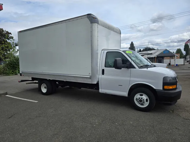 2022 GMC Savana's photo
