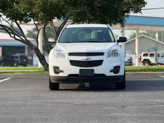 2015 Chevrolet Equinox LS photo 2