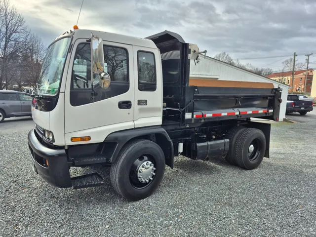 2009 GMC T-series's photo