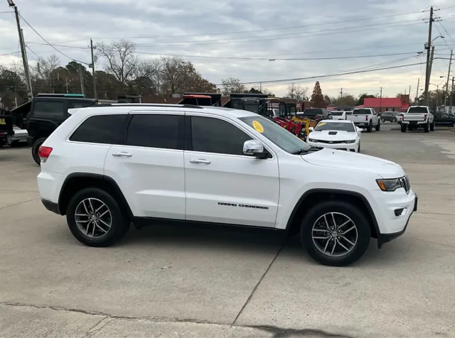 2017 Jeep Grand Cherokee Limited's photo