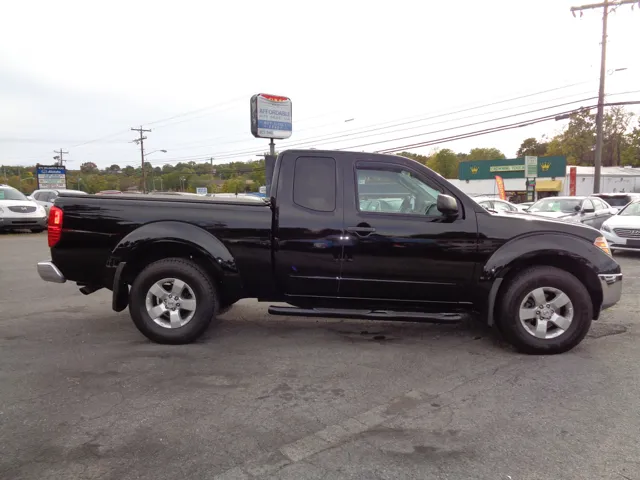 2010 Nissan Frontier SE King Cab photo 4