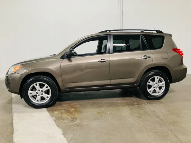 2011 Toyota RAV4 photo 3