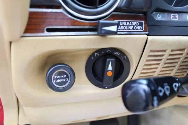 1982 Mercedes Benz 380 photo 11