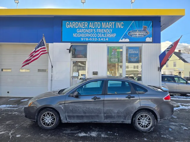 2011 Ford Focus SE's photo