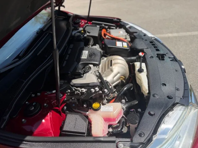 2016 Toyota Camry XLE Hybrid - Photo 32