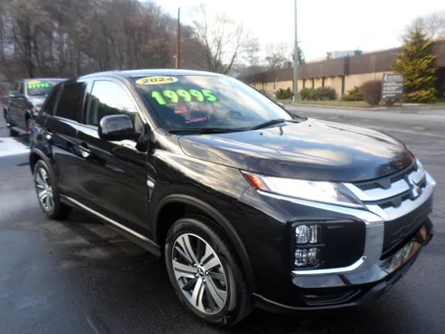 2024 Mitsubishi Outlander Sport ES's photo