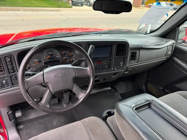 2003 Chevrolet Silverado 2500HD LS - Photo 9