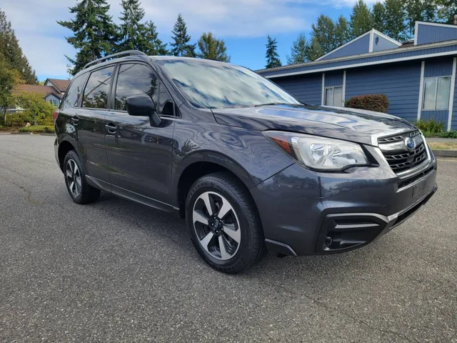 2017 Subaru Forester Base photo 2