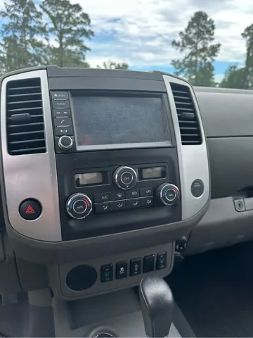 2021 Nissan Frontier SV - Photo 15